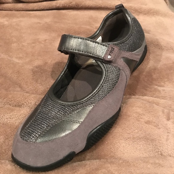 Ladies Ecko Red Silver sneaker - Picture 1 of 5